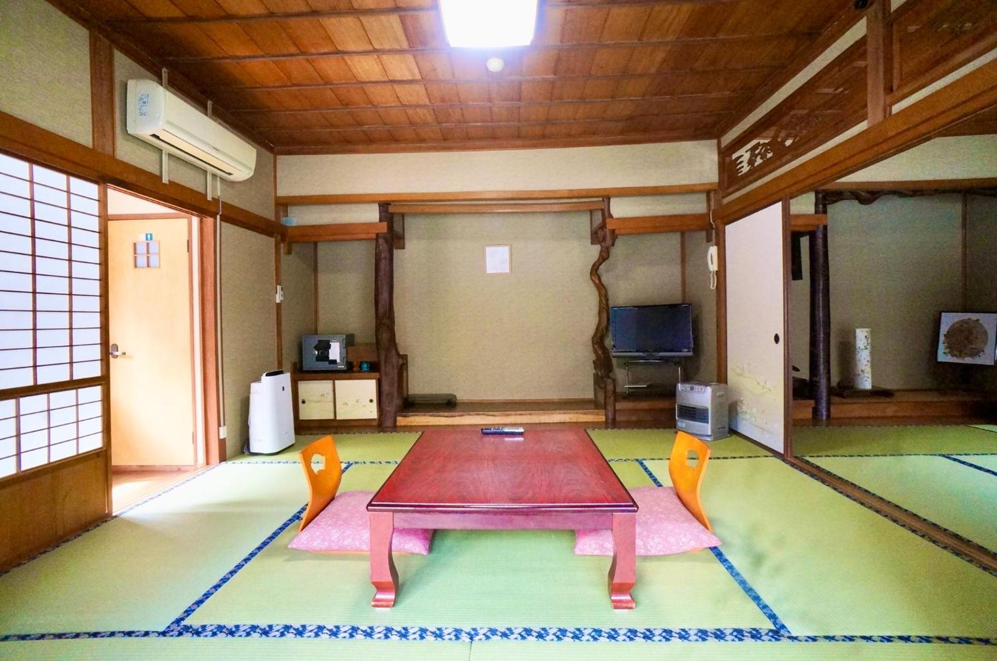 Hotel Takaosou à Yufu Extérieur photo