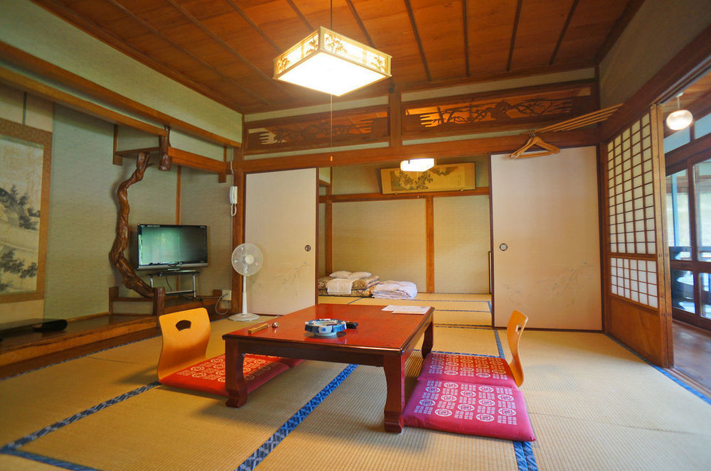 Hotel Takaosou à Yufu Extérieur photo